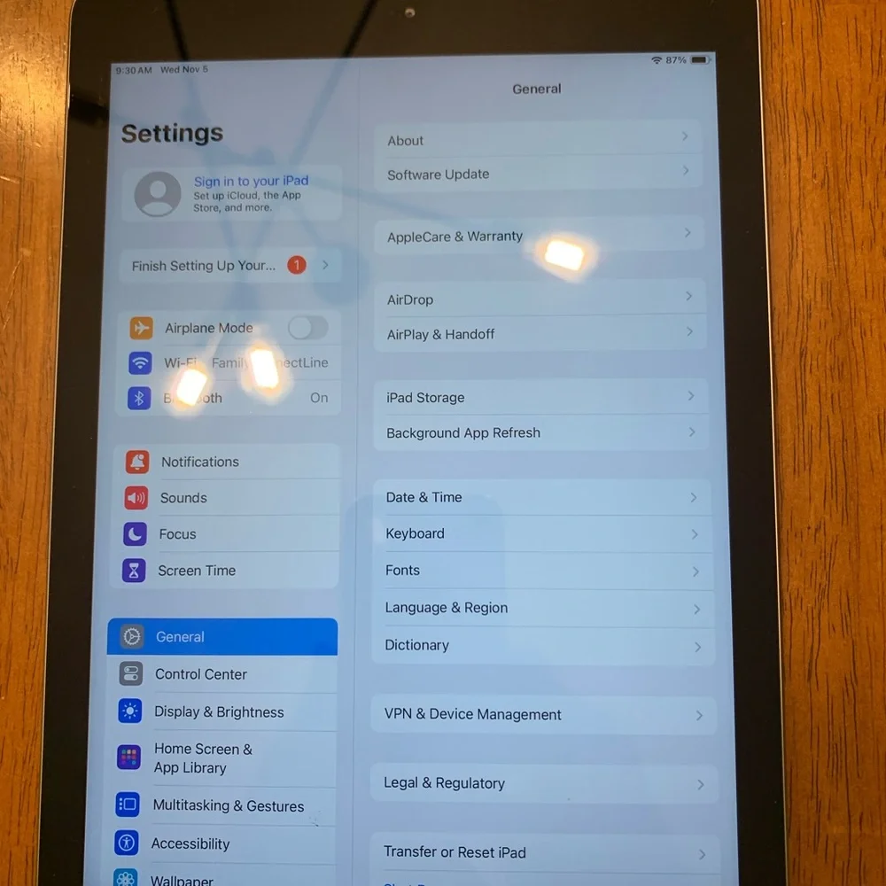 Apple iPad 6th Generation 32GB Unlocked Like New!